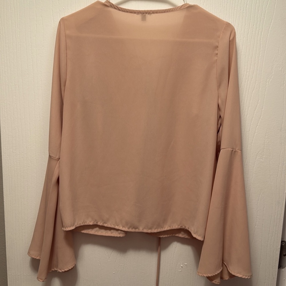 Charlotte Russe Blouse With Bell Sleeves Size Medium - Picture 2 of 2